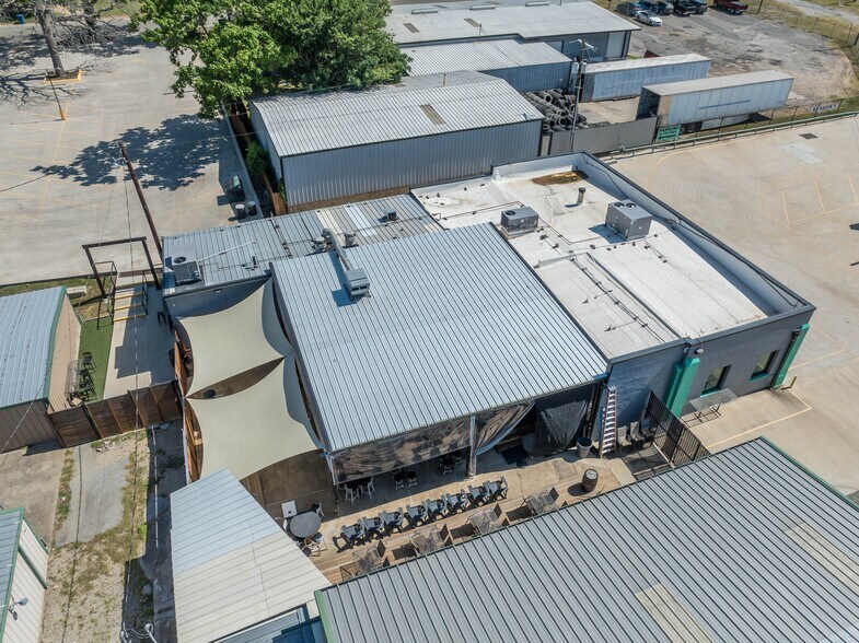 More Photos Of 1721 S Armstrong Ave, Denison Restaurant For Sale