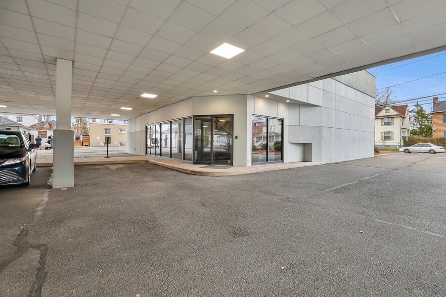 More Photos Of 67 Prospect Ave, West Hartford Medical For Sale