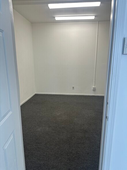 More Photos Of 5498 W Mission Blvd, Ontario Industrial For Sale