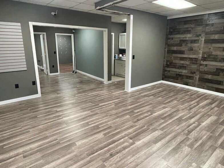 More Photos Of 4663 Franchise St, North Charleston Flex For Lease