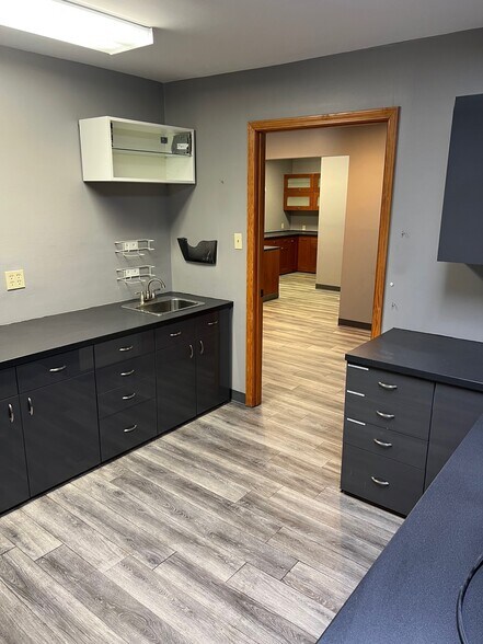 More Photos Of 2160 Airline Dr, Bossier City Medical For Lease