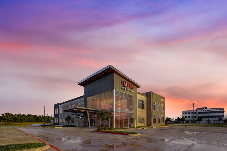 More Photos Of 18760 US 59 N hwy, Humble Office For Lease