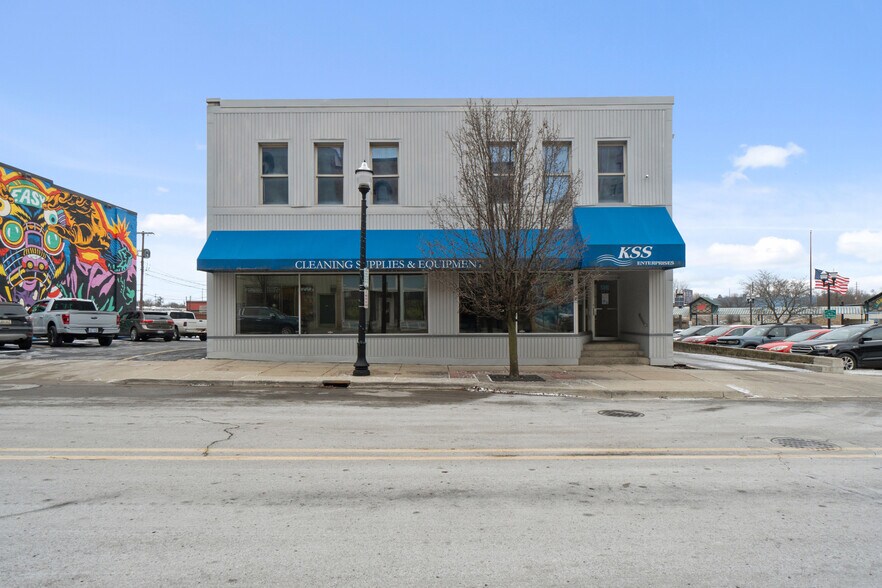 More Photos Of 132 W Pearl St, Jackson Storefront For Sale