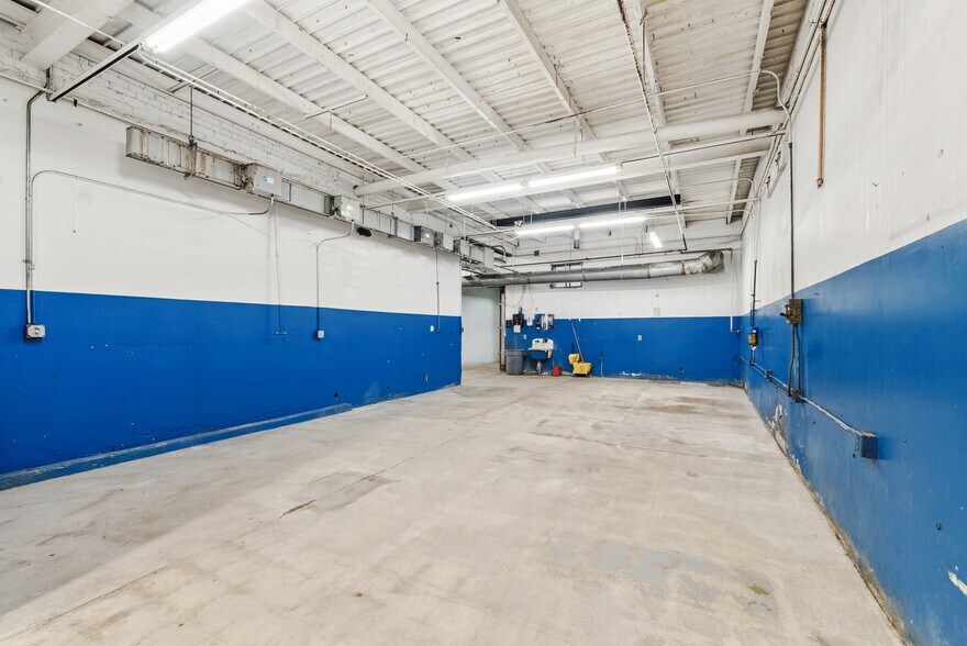 More Photos Of 292 Walnut St, Saint Paul Manufacturing For Lease