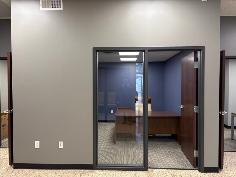 More Photos Of 1-7 S Mount Vernon Ave, Uniontown Office For Lease