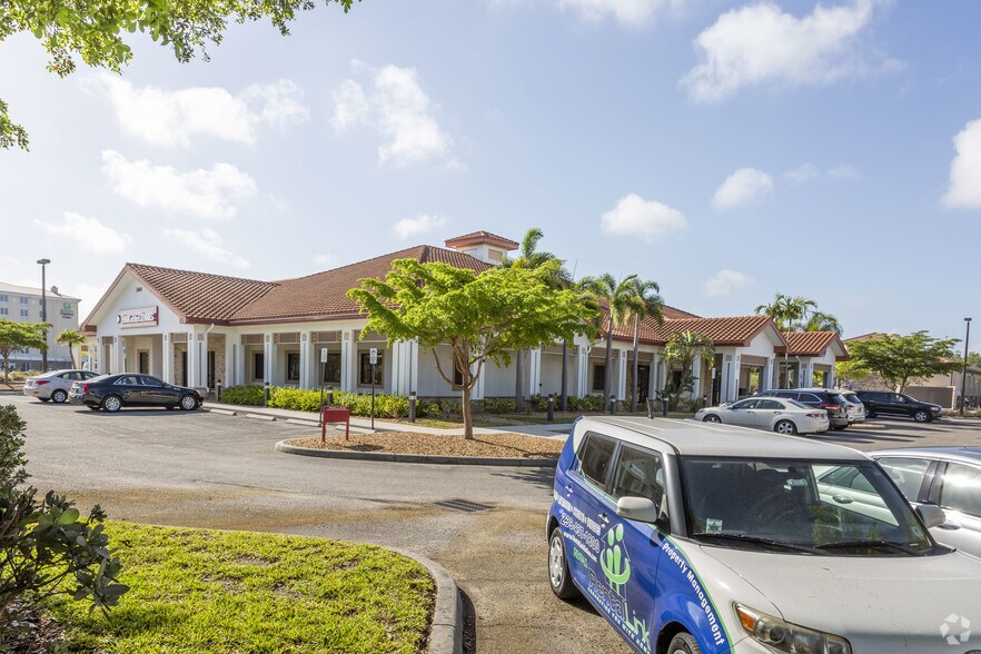 Primary Photo Of 3414 Forum Blvd, Fort Myers Bank For Lease