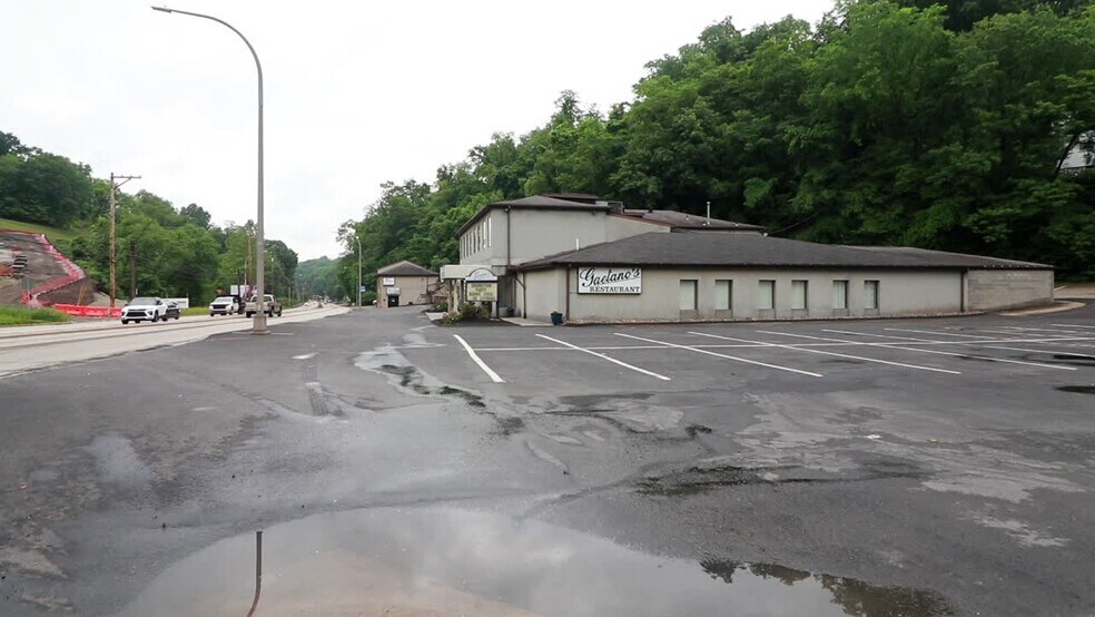 Primary Photo Of 1617 Banksville Rd, Pittsburgh Restaurant For Sale