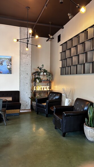 More Photos Of 2241-2245 Eastlake Ave, Seattle Storefront Retail Residential For Sale