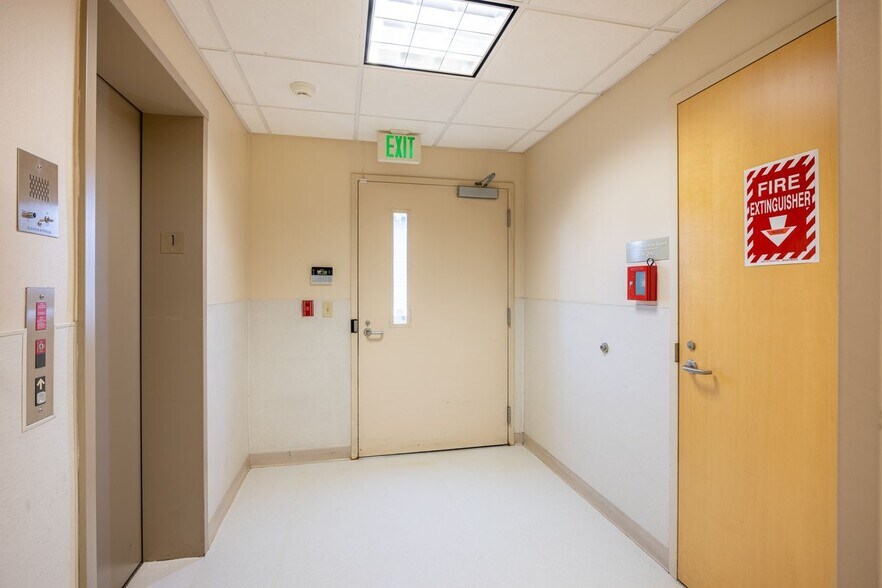 More Photos Of 811 Georgiana St, Port Angeles Medical For Sale