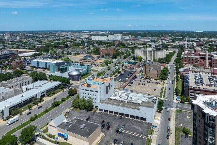 More Photos Of 110 E Warren Ave, Detroit Medical For Lease