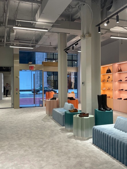 More Photos Of 551 Madison Ave, New York Office For Lease