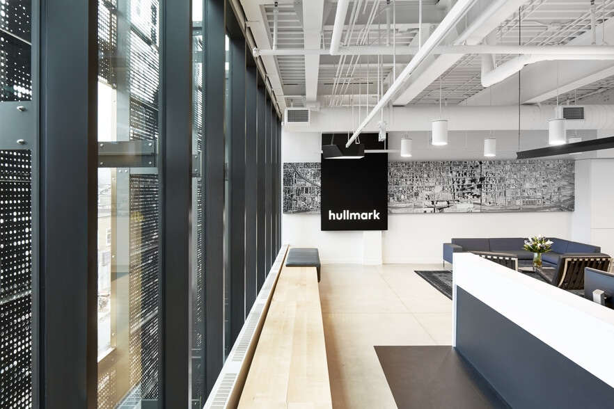 More Photos Of 619-621 Queen St W, Toronto Office For Lease