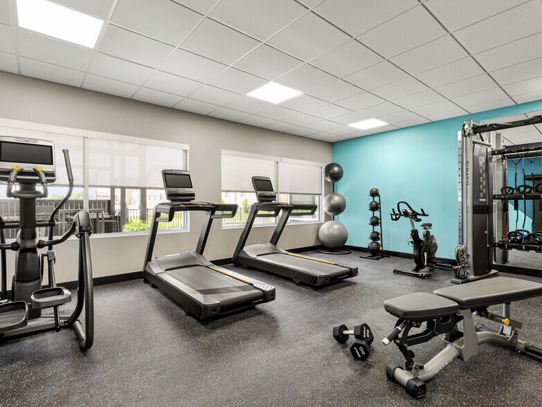 More Photos Of 14831 Military Rd S, Tukwila Hotel For Sale