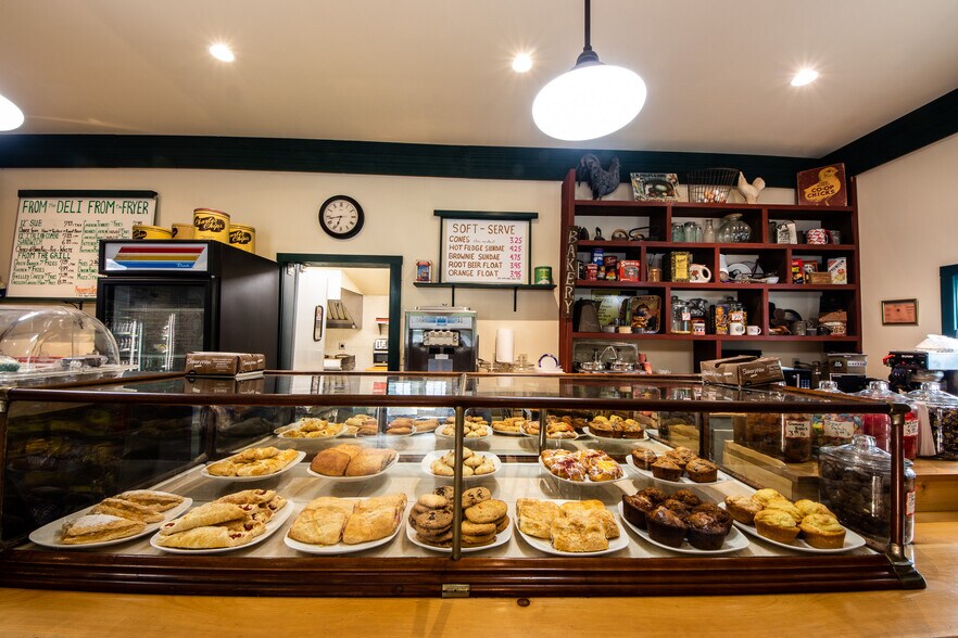 More Photos Of 1364 County Highway 12 rd, Mount Vision Storefront For Sale