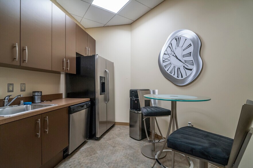 More Photos Of 7230 Lee Deforest Dr, Columbia Office For Lease