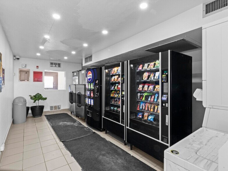 More Photos Of 1150 Wilkins Cir, Casper Hotel For Sale