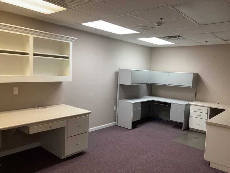 More Photos Of 1036 W Main St, Dothan Light Manufacturing For Sale