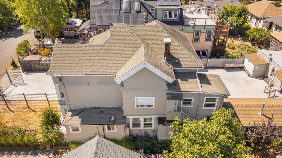 More Photos Of 1062 60th St, Oakland Apartments For Sale