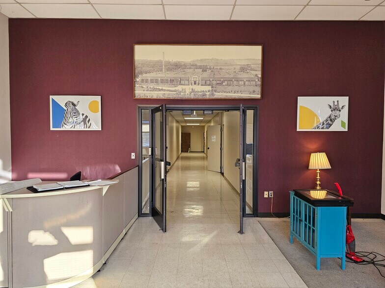 More Photos Of 1991 Northampton St, Easton Light Distribution For Lease