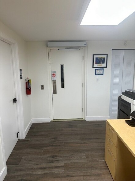 More Photos Of 16115 SW 117th Ave, Miami Showroom For Sale