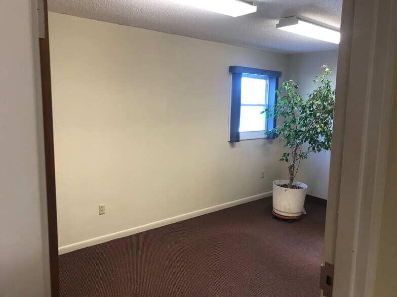 More Photos Of 222 Mckee St, Manchester Office For Lease