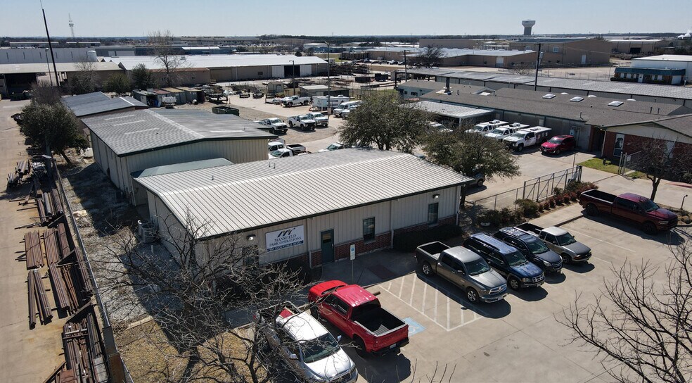 Primary Photo Of 405 Industrial Blvd, Mansfield Warehouse For Lease