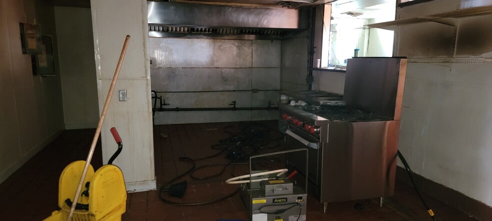 More Photos Of 2918 Bragg Blvd, Fayetteville Restaurant For Lease