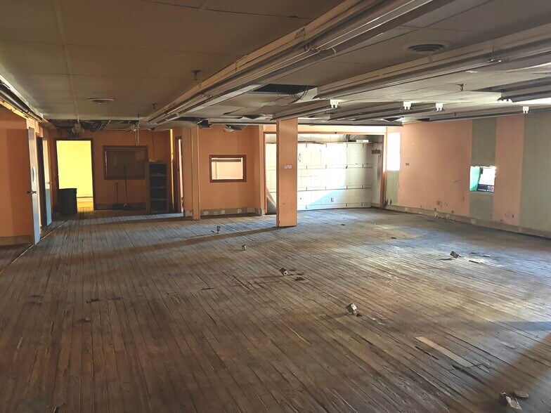 More Photos Of 564 Southern Blvd, Bronx Storefront Retail Office For Lease