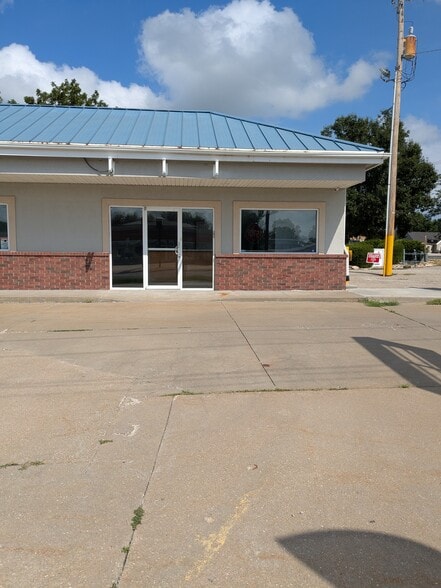 More Photos Of 701 S Belt Hwy, Saint Joseph Storefront Retail Office For Lease