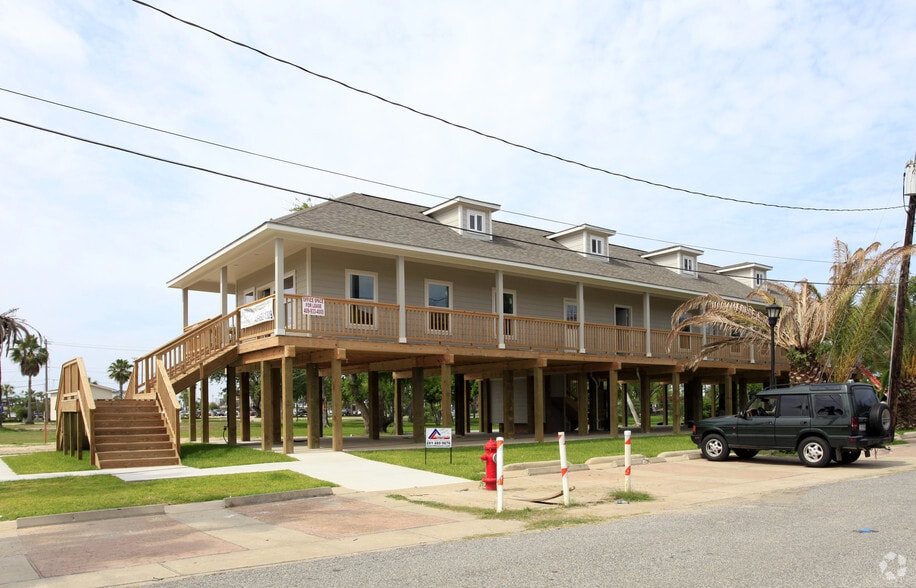 More Photos Of 601 5th St, Kemah Office For Lease