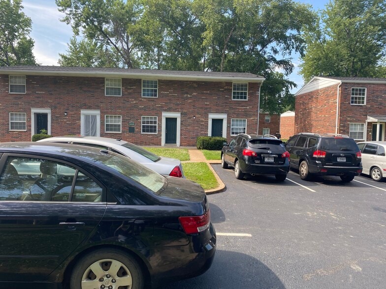 More Photos Of 1624 Northwinds Estates Dr, Saint Louis Apartments For Sale