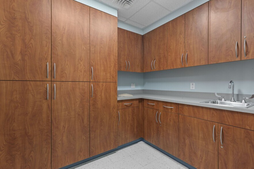 More Photos Of 1445 Boston Post Rd, Guilford Medical For Lease