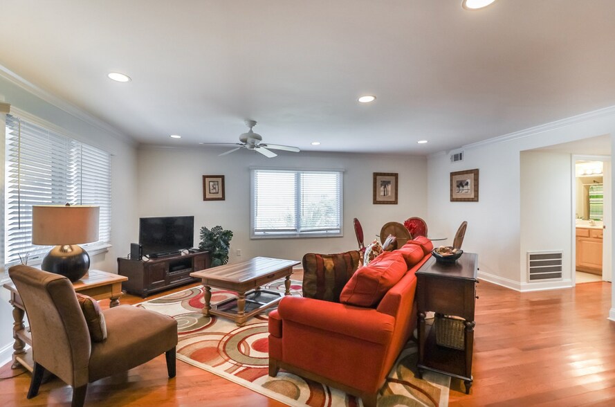 More Photos Of 13 Silver Ave, Tybee Island Apartments For Sale