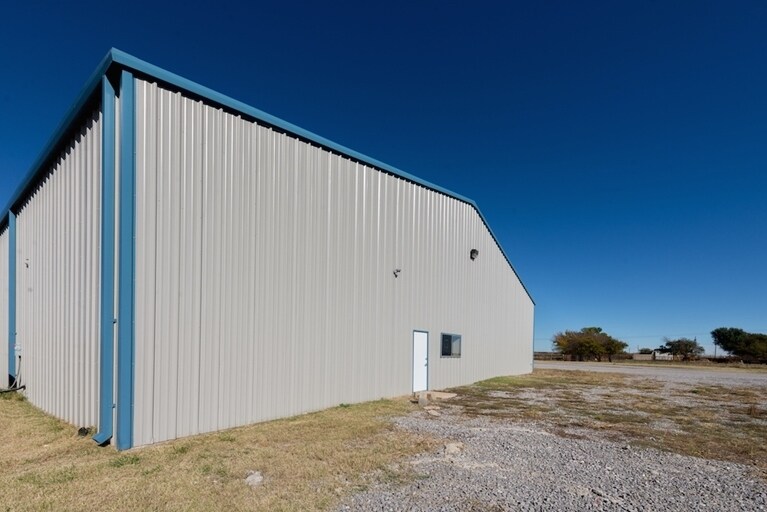 More Photos Of 1448 Darlington Rd NW, El Reno Warehouse For Lease