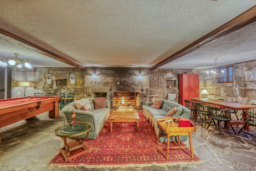 More Photos Of 80 Guider Ln, Bethlehem Hotel For Sale