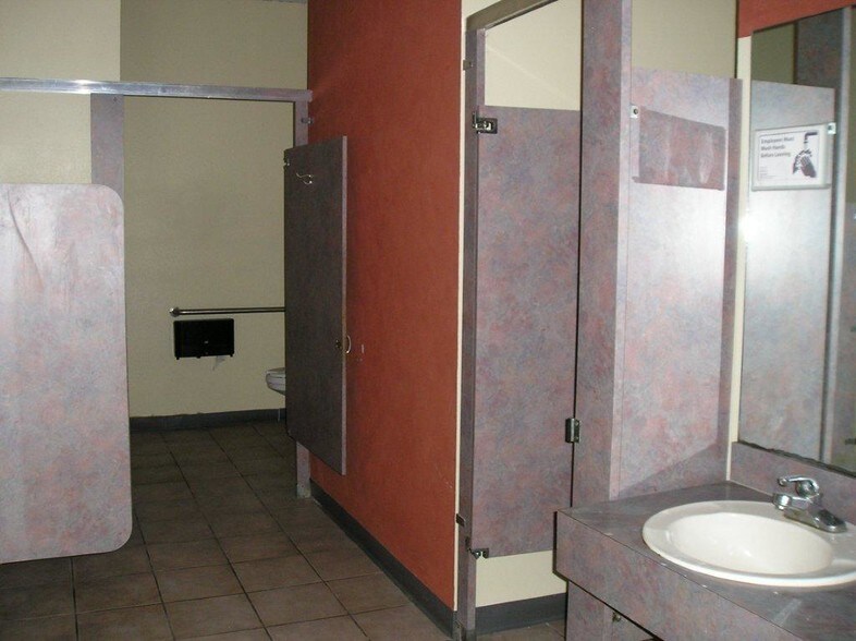 More Photos Of 325 E Merritt Island Cswy, Merritt Island Restaurant For Lease