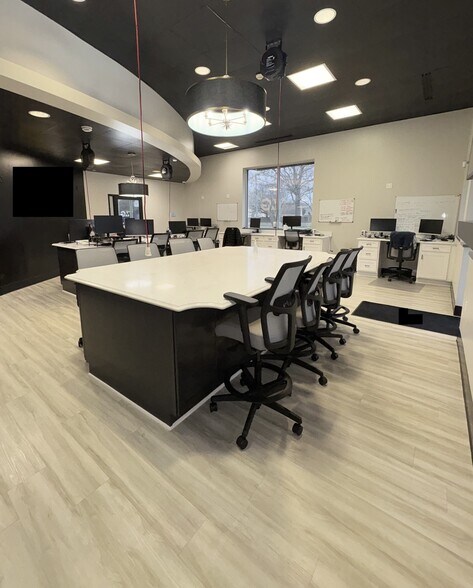 More Photos Of 1772 General Booth Blvd, Virginia Beach Flex For Lease