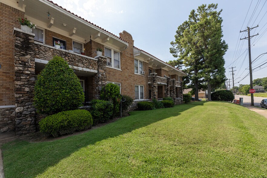 More Photos Of , Memphis Multifamily For Sale