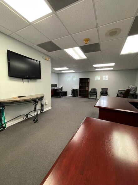 More Photos Of 675 Peachwood Dr, Deland Medical For Lease