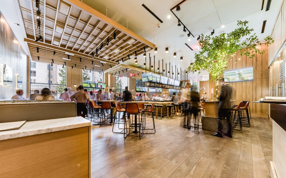 More Photos Of 100 Crescent Ct, Dallas Office For Lease