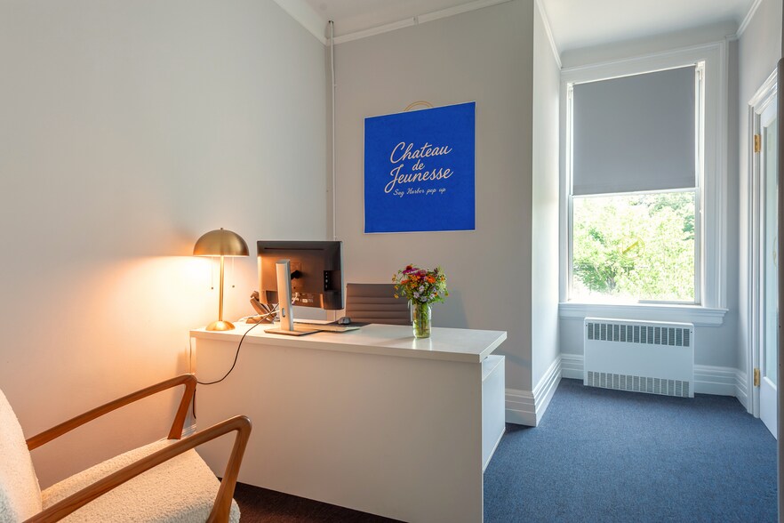 More Photos Of 138 Main St, Sag Harbor Office For Lease