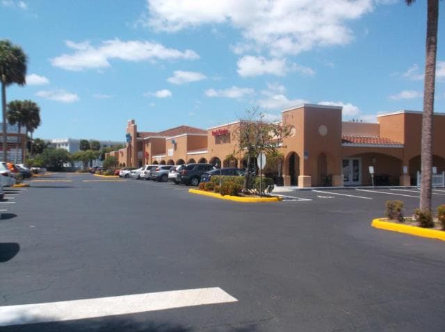 More Photos Of 7050 Winkler Rd, Fort Myers Restaurant For Lease