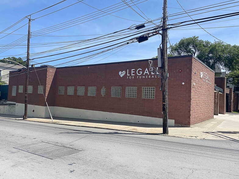 More Photos Of 403 E 3rd St, Mount Vernon Funeral Home For Sale