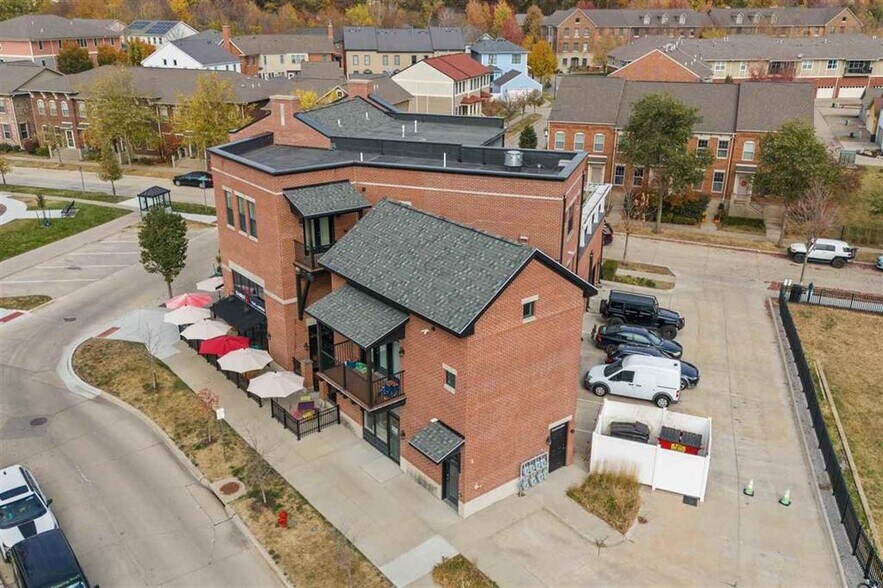 More Photos Of 1010 Martin St, Iowa City Office For Sale