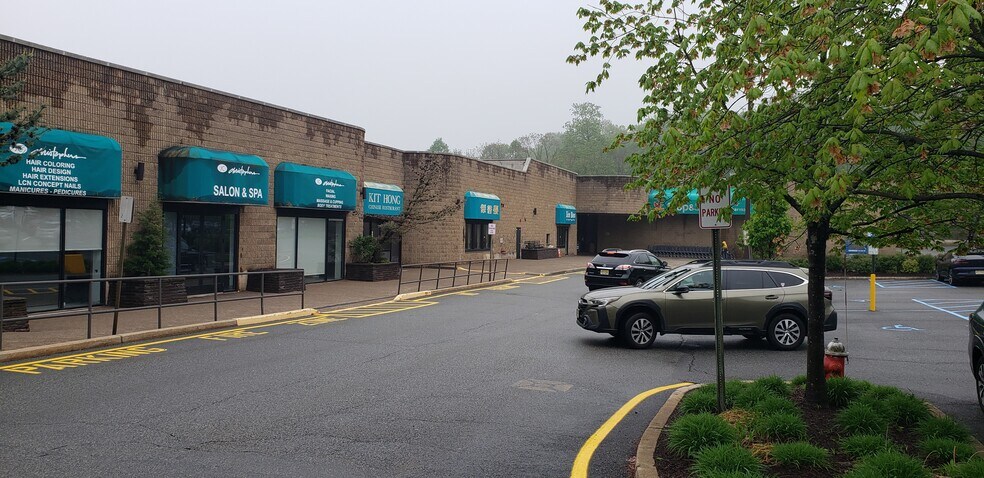 More Photos Of 25 Kinnelon Rd, Kinnelon Unknown For Lease