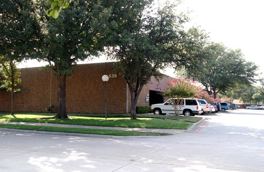 Primary Photo Of 624 Haggard St, Plano Light Manufacturing For Lease