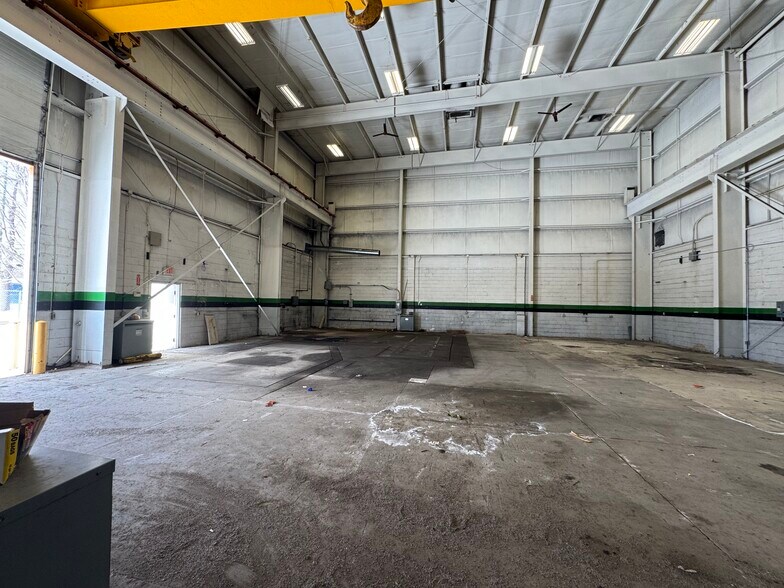 More Photos Of 20720 Tuck Rd, Farmington Hills Manufacturing For Sale