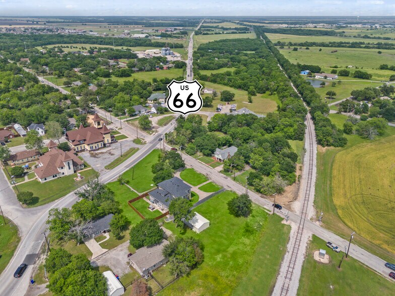 More Photos Of 107 S Josephine St, Royse City General Retail For Sale