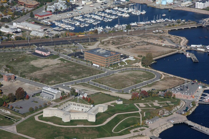 More Photos Of 1 Chelsea St, New London Office For Lease