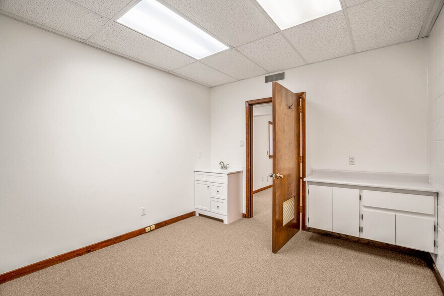 More Photos Of 11 Calle Medico, Santa Fe Medical For Lease